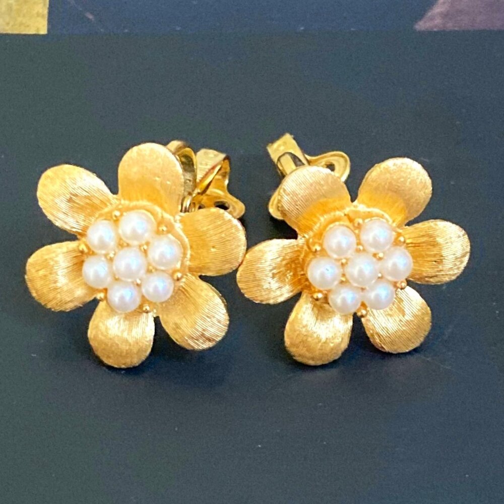 Blooming Trifari clip earrings from 50s or 60s